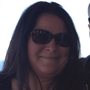 Meet your Posher, Dina